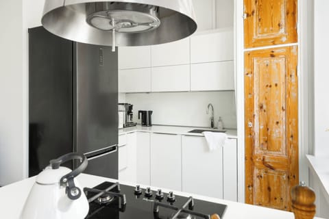 Apartment | Private kitchen | Fridge, oven, stovetop, electric kettle