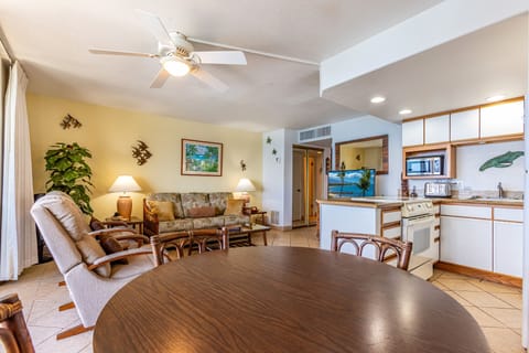 Condo, 1 Bedroom | Living area