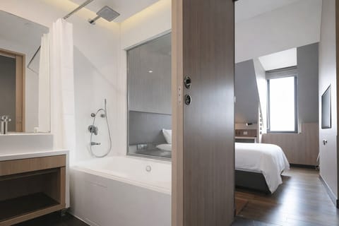 Premier With Bathtub | Bathroom | Hair dryer, slippers, towels