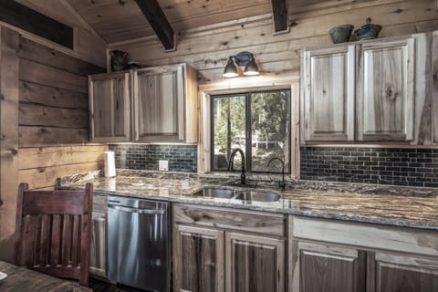 ba97e108-9fde-497e-bdfe-7c9d4cd3af24