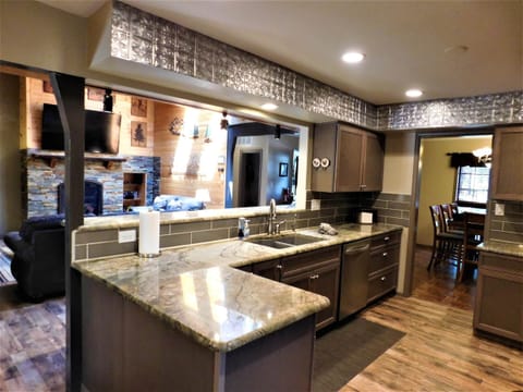 Kitchen - Counter bar top