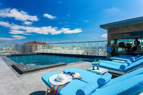 Outdoor pool, sun loungers