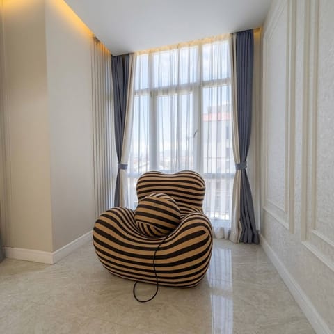 Deluxe Apartment | Living area | Smart TV, pay movies