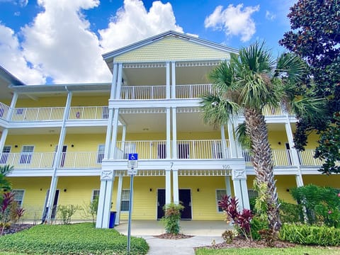 Fully renovated condo in a gorgeous resort community.
