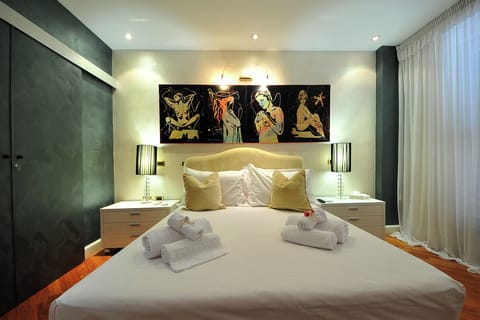 Deluxe Suite | Memory foam beds, individually furnished, blackout drapes, free WiFi
