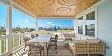 Welcome to Casa De Miramar by BeachBox