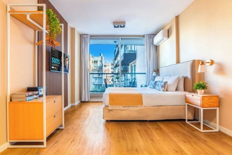 Studio | In-room safe, desk, laptop workspace, iron/ironing board