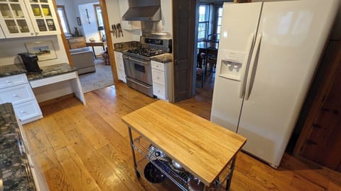 KITCHEN:  The home has a large and modern kitchen with all appliances, including a large gas range, dishwasher, toaster, and both Keurig and regular drip coffee makers.