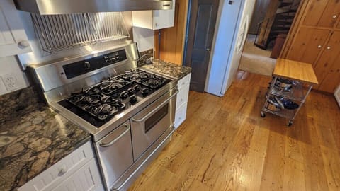 KITCHEN:  The home has a large and modern kitchen with all appliances, including a large gas range, dishwasher, toaster, and both Keurig and regular drip coffee makers.