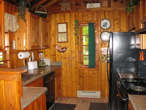 KITCHEN:  The cabin has a full kitchen, including a dishwasher.