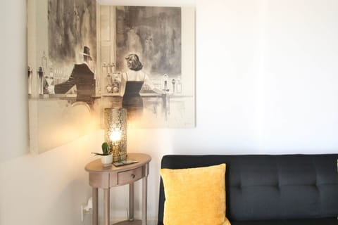 E3927BED 18B3 4CCC 8A9B C811CAC3D405 1 201 a