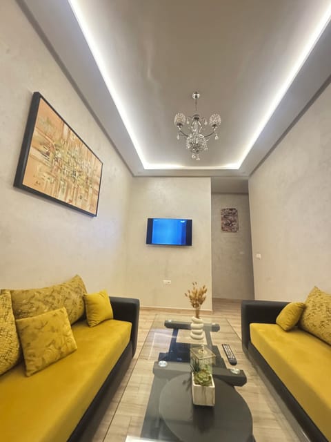 Salon with big TV 42 pouces
