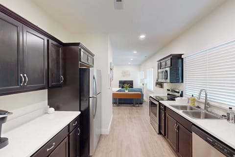 Welcome to 219 E 17th! Nice 3BR 2BA.