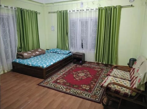 Double Room | WiFi (free), bed sheets