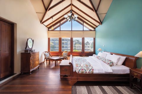 Luxury Villa | 4 bedrooms, iron/ironing board, bed sheets