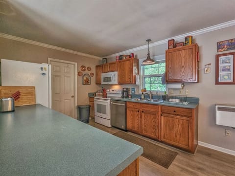 Main Level Fully Equipped Kitchen