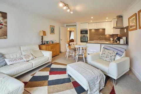 Riverrun, Whitby - Host & Stay