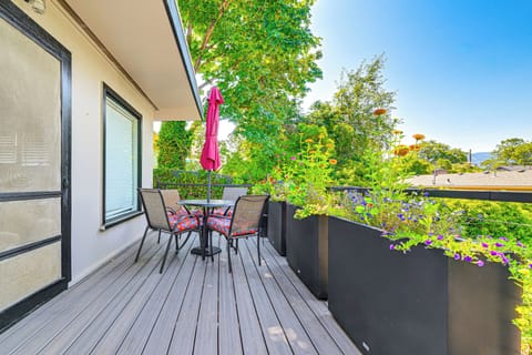 Grants Pass Vacation Rental | 3BR | 2BA | Stairs Required | 1,420 Sq Ft