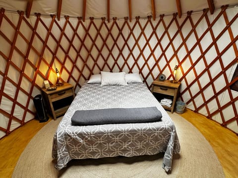 Tent | 1 bedroom, bed sheets