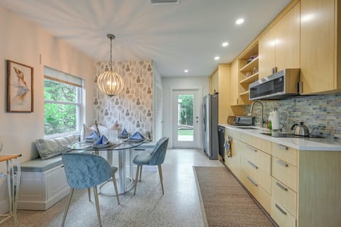 Naples Vacation Rental | 2BR | 1BA | 800 Sq Ft | 1 Exterior Step Required