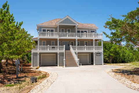 WE17: Benders Beach Bungalow | Front Exterior