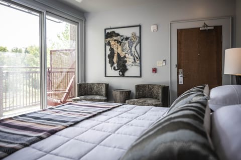 Comfort Room, 1 King Bed (Room 302) | Egyptian cotton sheets, premium bedding, down comforters, pillowtop beds