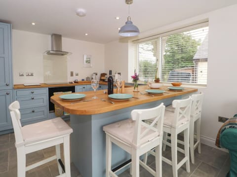 Fridge, dishwasher, electric kettle, toaster