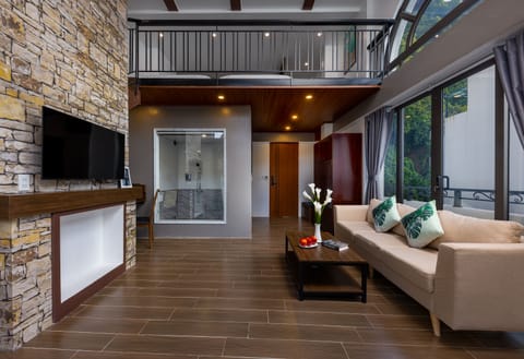 Premium Penthouse | 1 bedroom, hypo-allergenic bedding, down comforters, memory foam beds