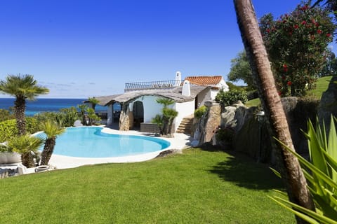 Amenities, Balcony / Terrace / Patio, Building Exterior, Garden, Other Room, Outdoor, Pool, Spring, Summer