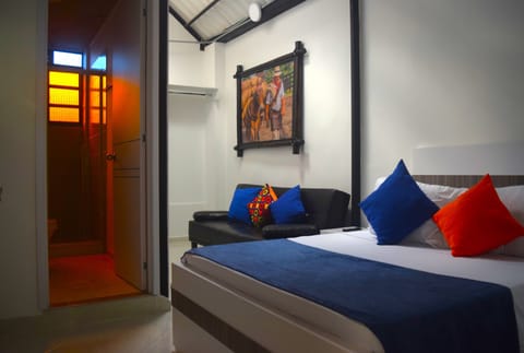 Traditional Double Room, 1 Bedroom | Hypo-allergenic bedding, individually decorated, individually furnished