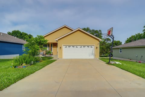 Lansing Vacation Rental | 3BR | 2BA | 1,236 Sq Ft | 3 Steps to Enter