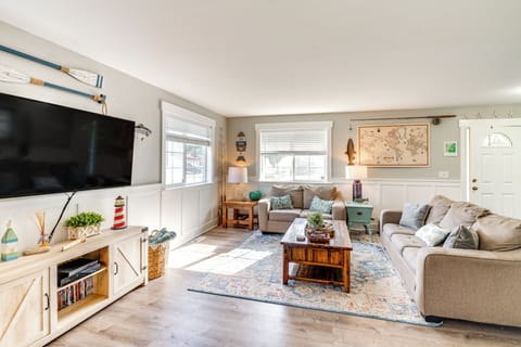 Living Room | Sleeper Sofa | Smart TV | Blu-Ray Player | Media Library
