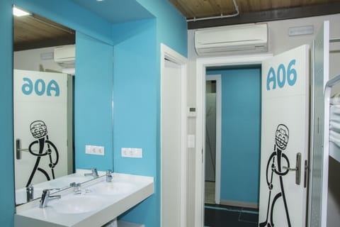 Shared Dormitory, Women only, Private Bathroom (6 beds) | Bathroom | Shower