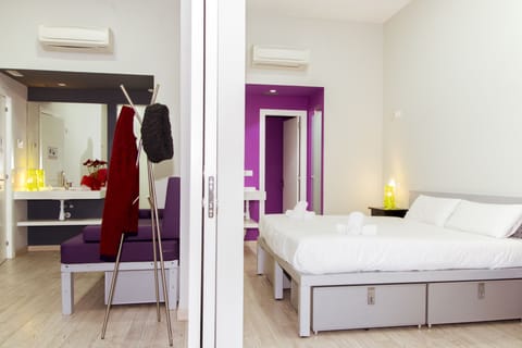 Suite | Premium bedding, free WiFi, bed sheets