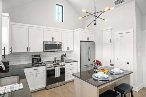 Condo, 1 King Bed, Hot Tub (940 S Eagle B2 #203) | Private kitchen | Coffee/tea maker, electric kettle