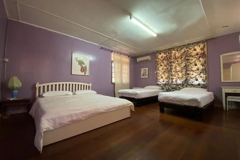Family Room, Shared Bathroom | Bed sheets