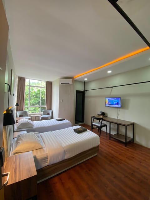 Junior Twin Room | Free WiFi, bed sheets