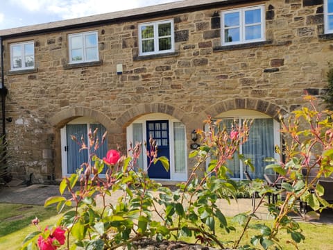 Haselor House - Exterior