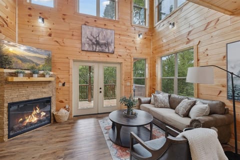 Cabin, 3 Bedrooms | Living area | Smart TV