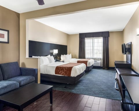 Desk, iron/ironing board, WiFi (free), alarm clocks