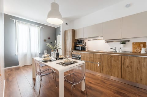 Fully equipped kitchen with microwave, toaster, kettle and coffee machine