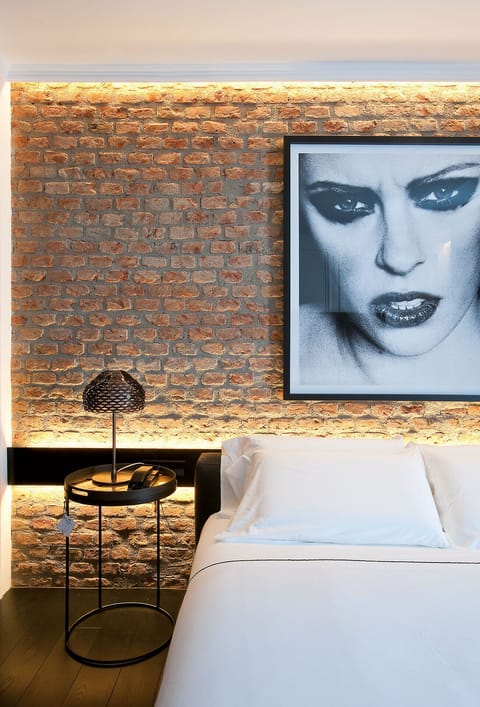 Deluxe Suite | Minibar, in-room safe, soundproofing, free WiFi