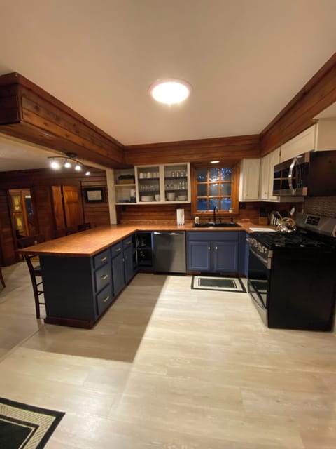 Kitchen and counter bar with stools.
