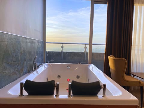 Junior Suite, Terrace | Egyptian cotton sheets, premium bedding, minibar, desk