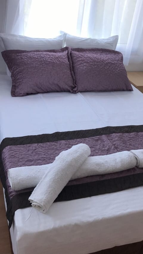 14 bedrooms, soundproofing, free WiFi