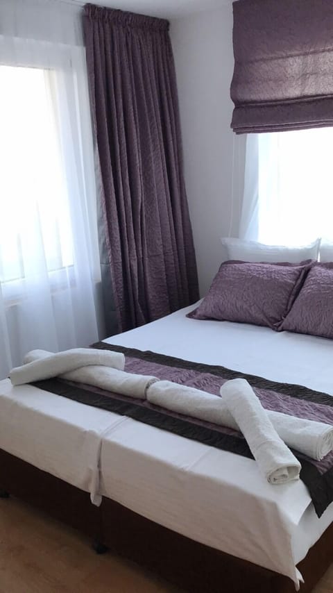 14 bedrooms, soundproofing, free WiFi