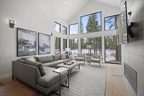18137 Forestbrook-09
