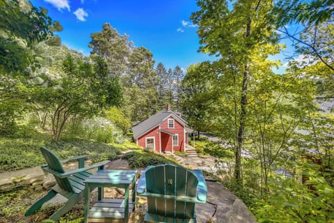 Warren Vacation Rental | 3BR | 1BA | 1,560 Sq Ft | Stairs Required