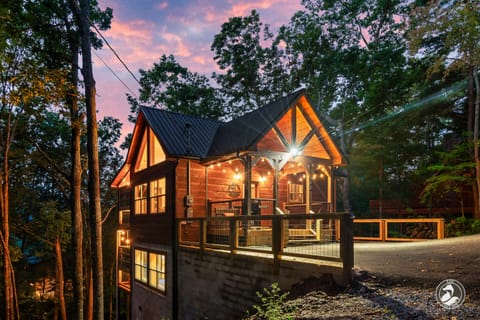 A true mountain cabin experience, yet close to all major attractions!