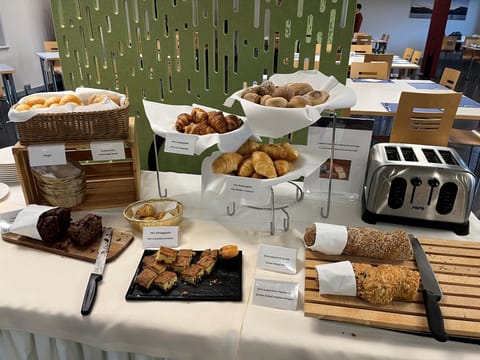 Daily buffet breakfast for a fee